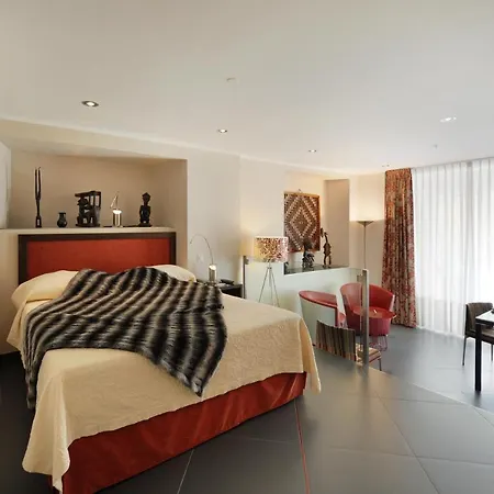 Victoria 4*