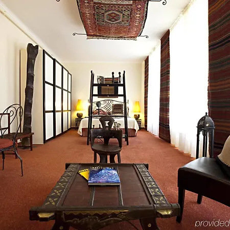 ヴィクトリア 4*