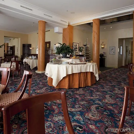 Victoria Hotel