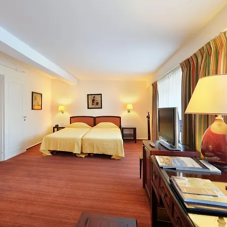 Victoria 4*